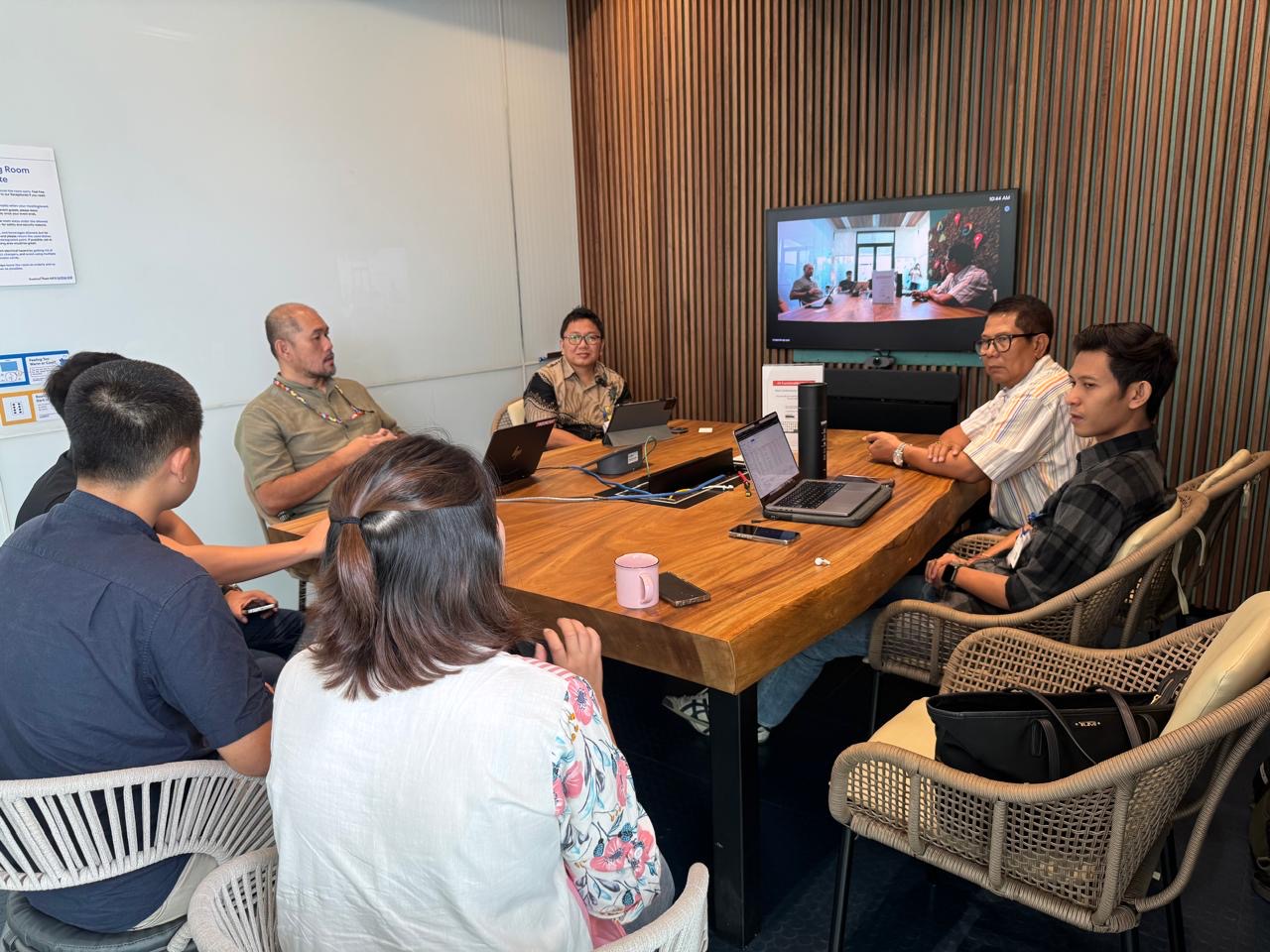 KOLABORASI DENGAN GOOGLE INDONESIA